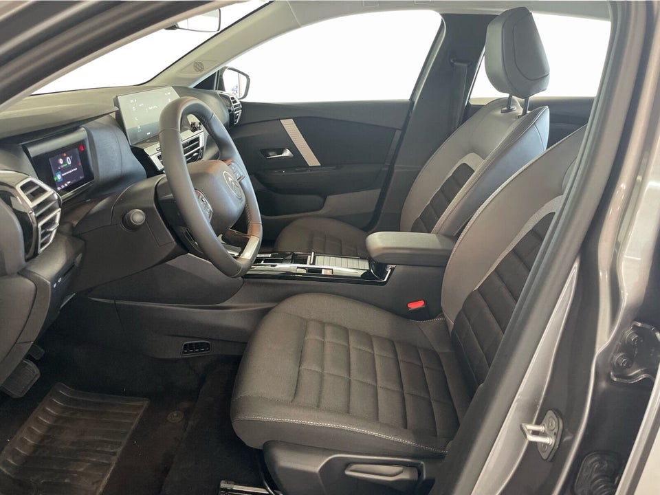 Citroën ë-C4 X 50 Plus 4d