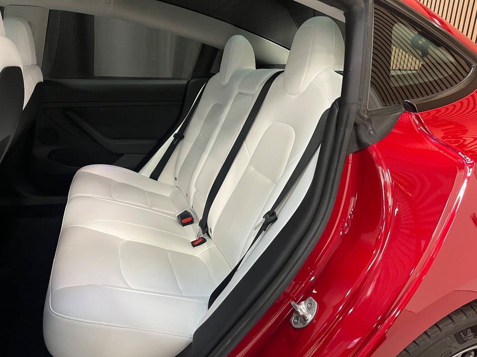 Tesla Model 3 RWD 4d