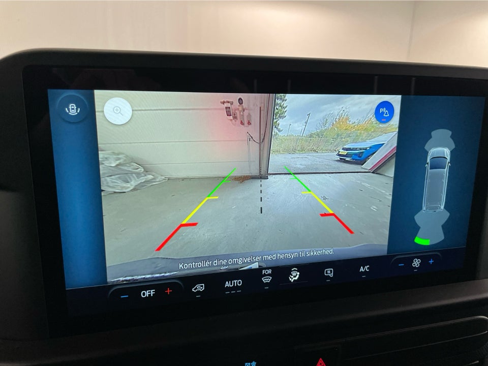 Ford E-Transit Custom 320L 64 Trend