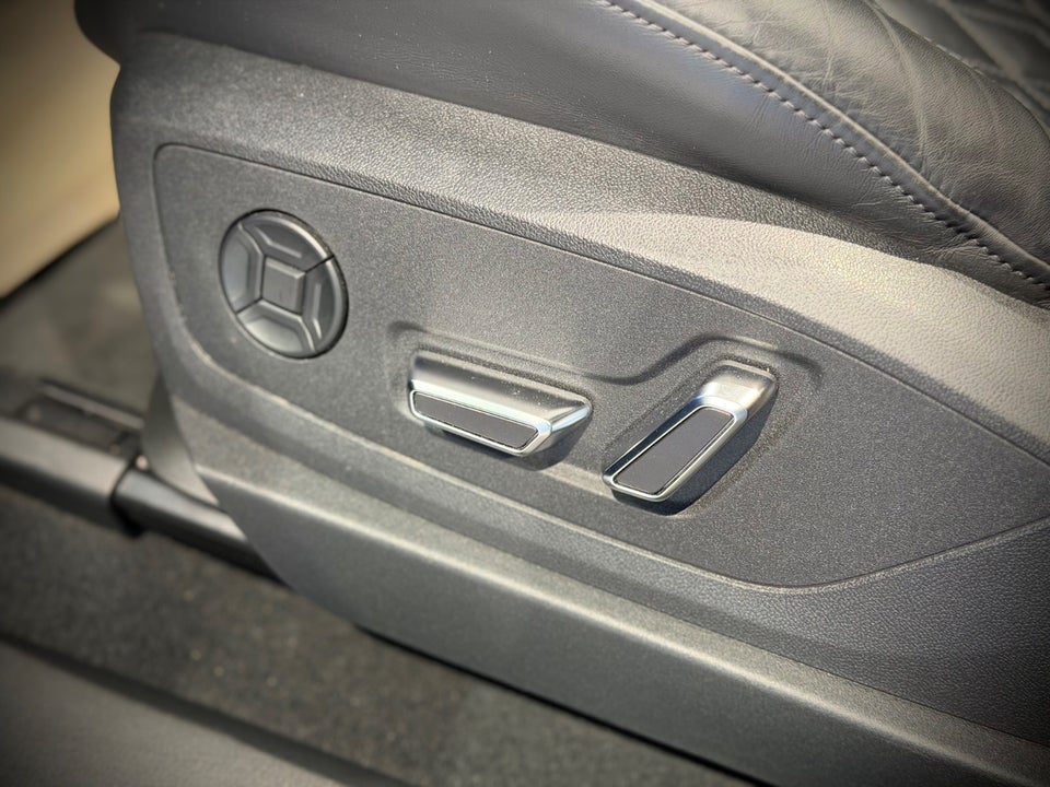 Audi e-tron S quattro 5d