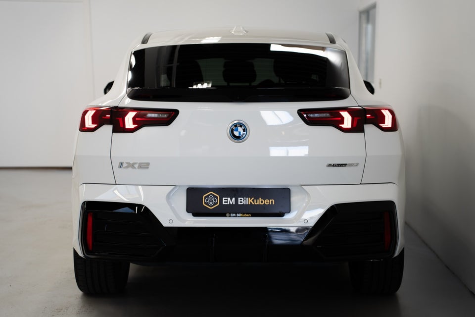 BMW iX2 eDrive20 Fully Charged M-Sport 5d