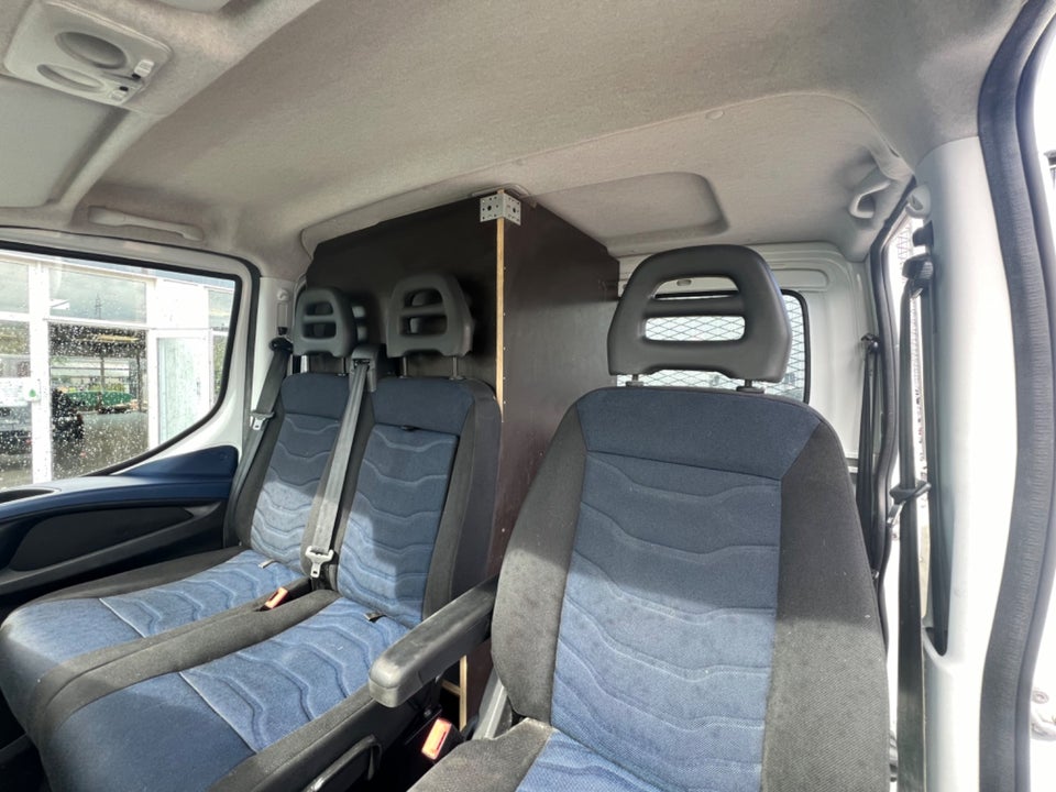 Iveco Daily 2,3 35C16 Mandskabsvogn 4d