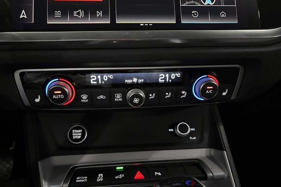 Audi Q3 45 TFSi e Attitude plus S-tr. 5d