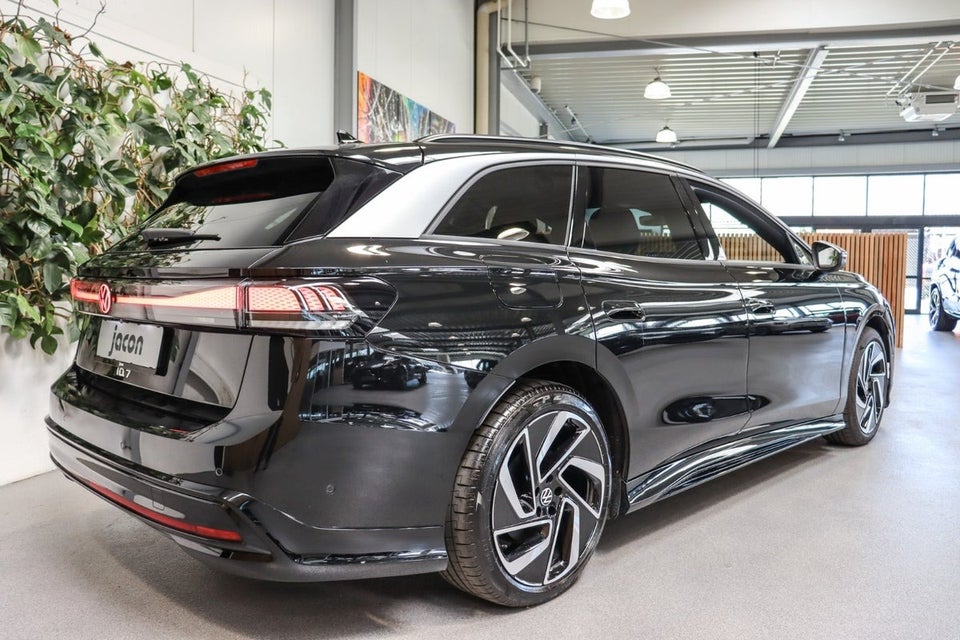 VW ID.7 77 Style+ Tourer 5d