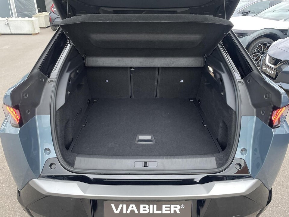 Peugeot e-3008 77 GT 5d