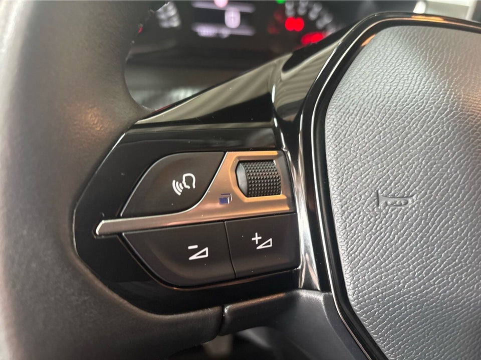 Peugeot 208 1,2 PureTech 75 Selection 5d