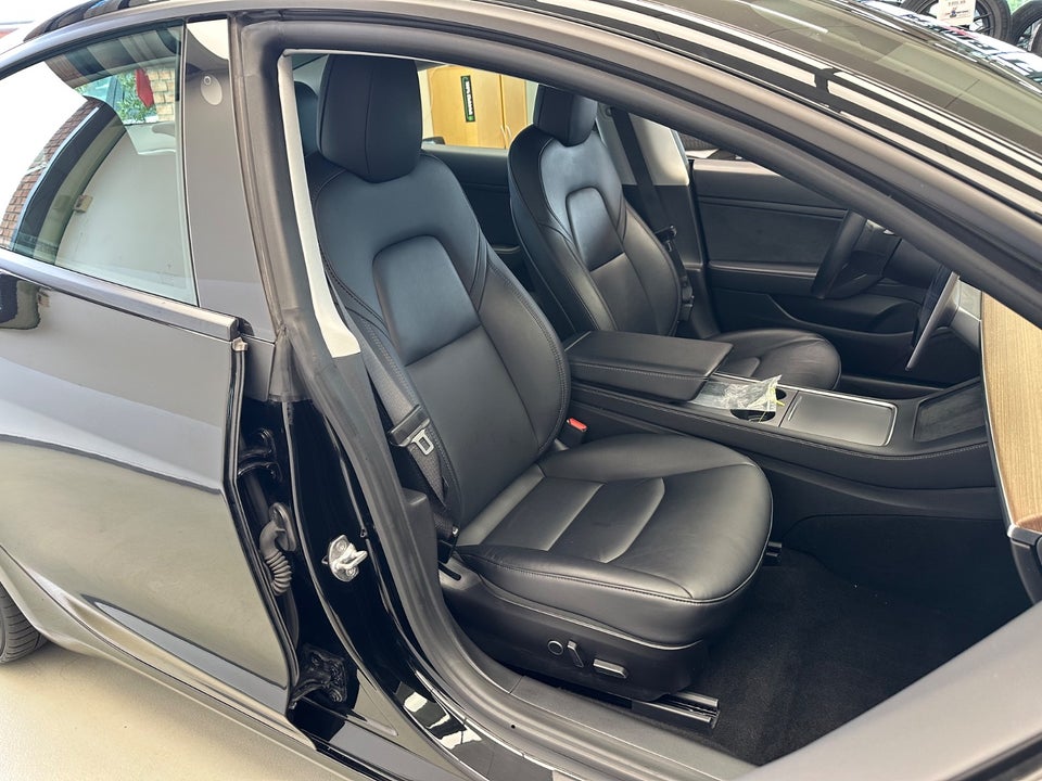Tesla Model 3 Standard Range+ RWD 4d