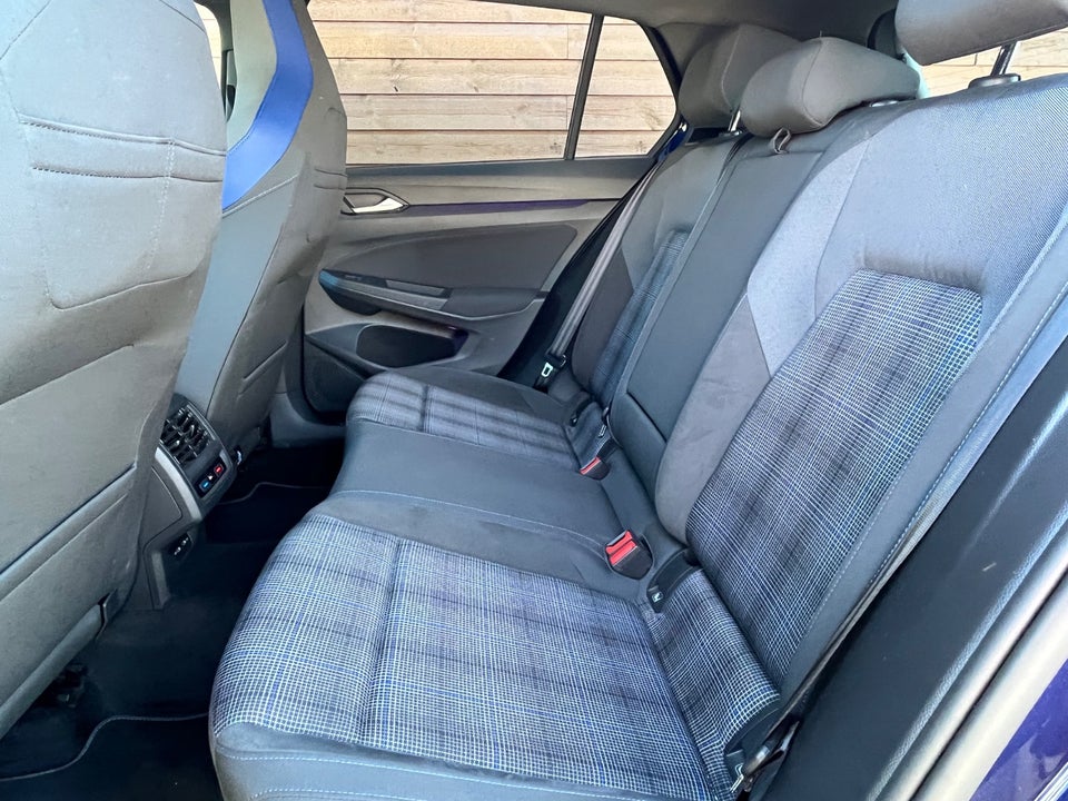 VW Golf VIII 1,4 GTE DSG 5d