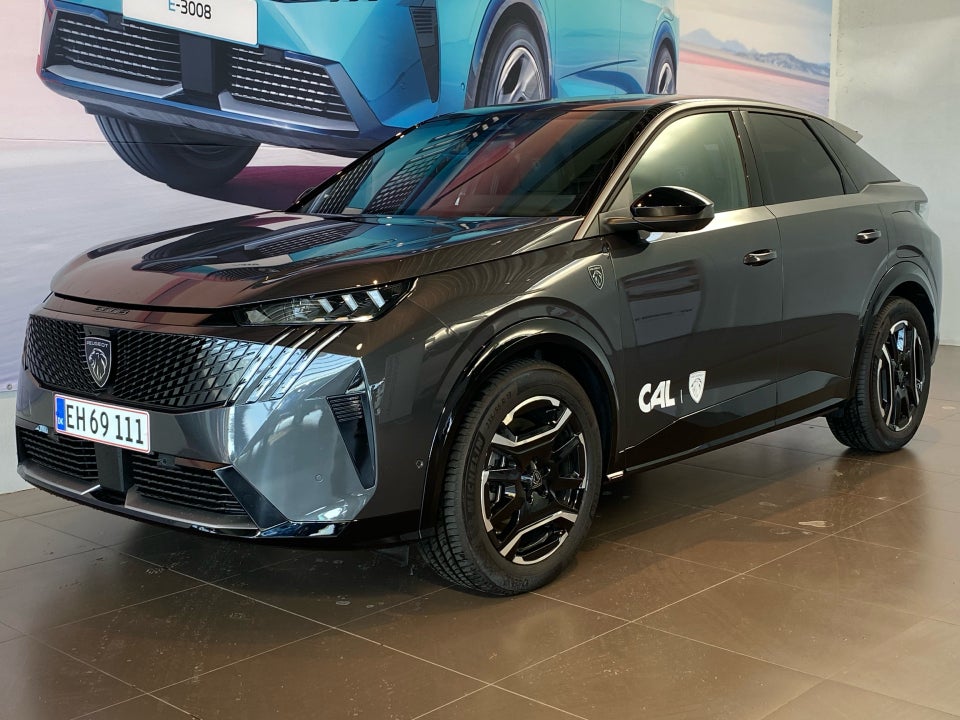 Peugeot e-3008 77 GT Pack 5d