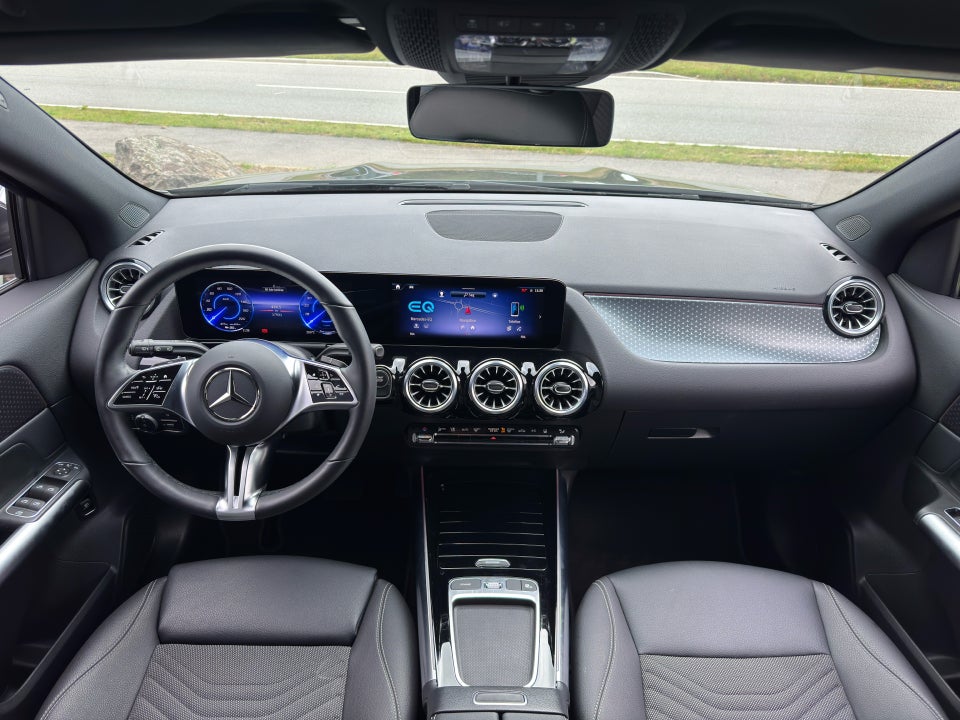 Mercedes EQA300 Progressive 4Matic 5d