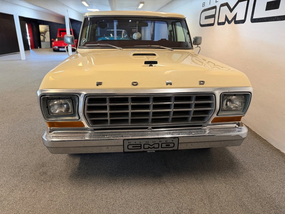 Ford F-150 5,0 Custom aut. 2d