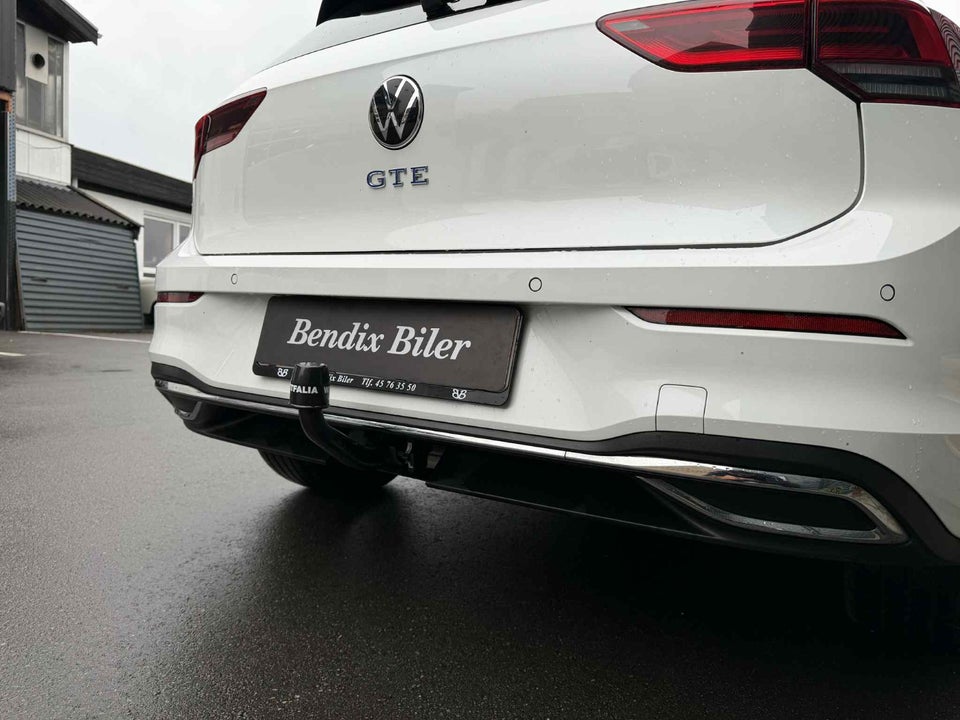 VW Golf VIII 1,4 GTE DSG 5d