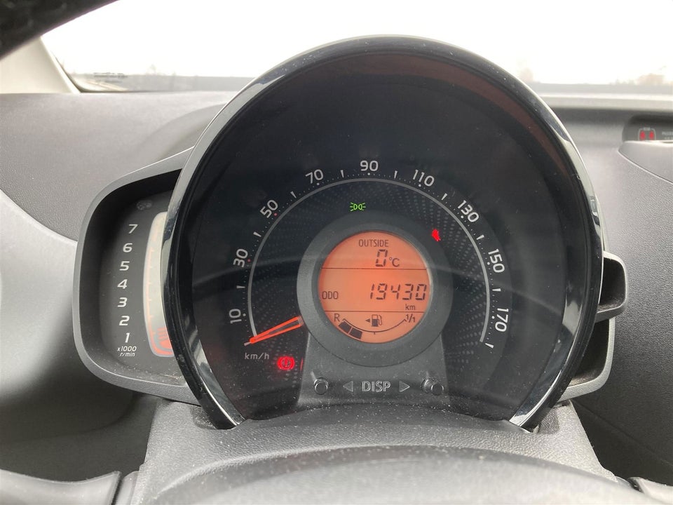 Toyota Aygo 1,0 VVT-i x-press 5d