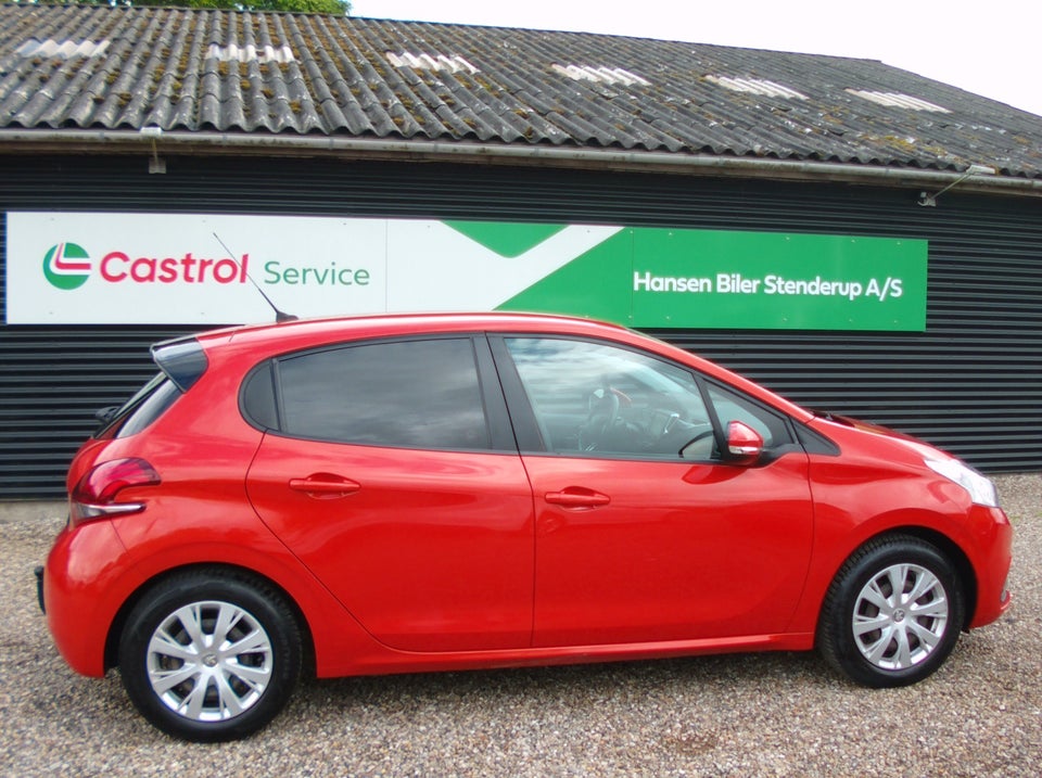 Peugeot 208 1,2 VTi 82 Strike 5d