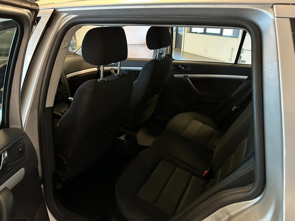 Skoda Octavia 1,6 Ambiente Combi 5d