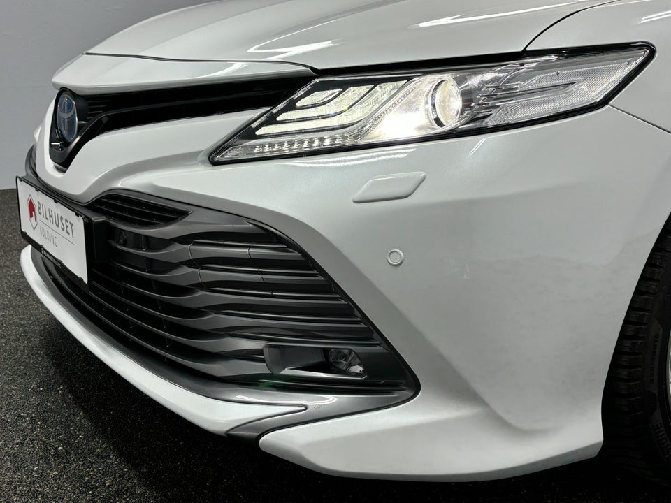 Toyota Camry 2,5 Hybrid H3 Executive CVT 4d