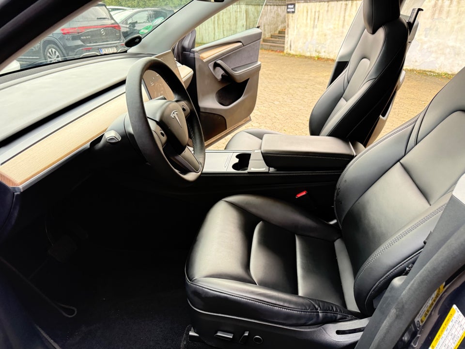 Tesla Model Y Long Range AWD 5d