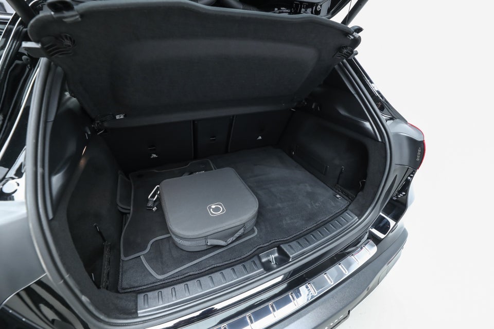 Mercedes EQA350 AMG Advance Plus 4Matic 5d