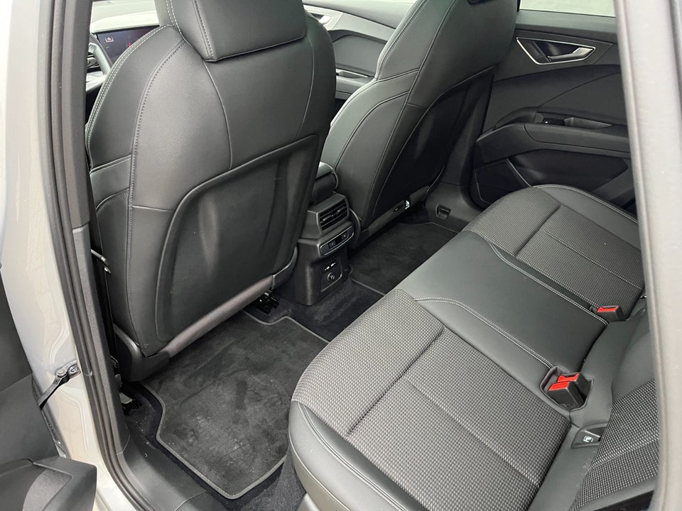 Audi Q4 e-tron 40 S-line 5d