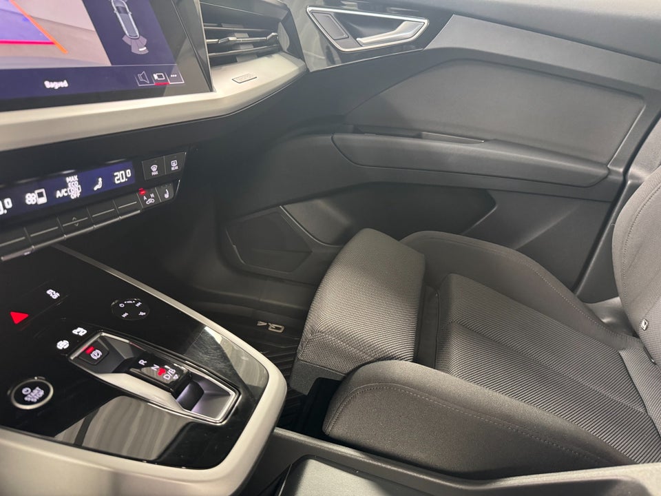 Audi Q4 e-tron 45 quattro 5d