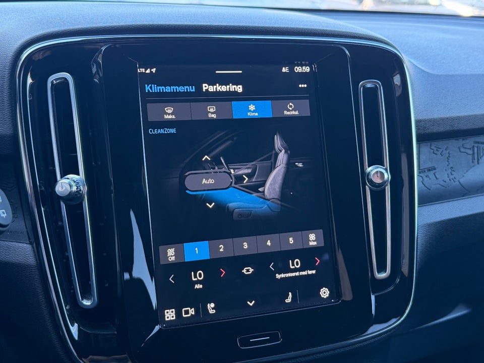 Volvo XC40 ReCharge Extended Range Plus 5d