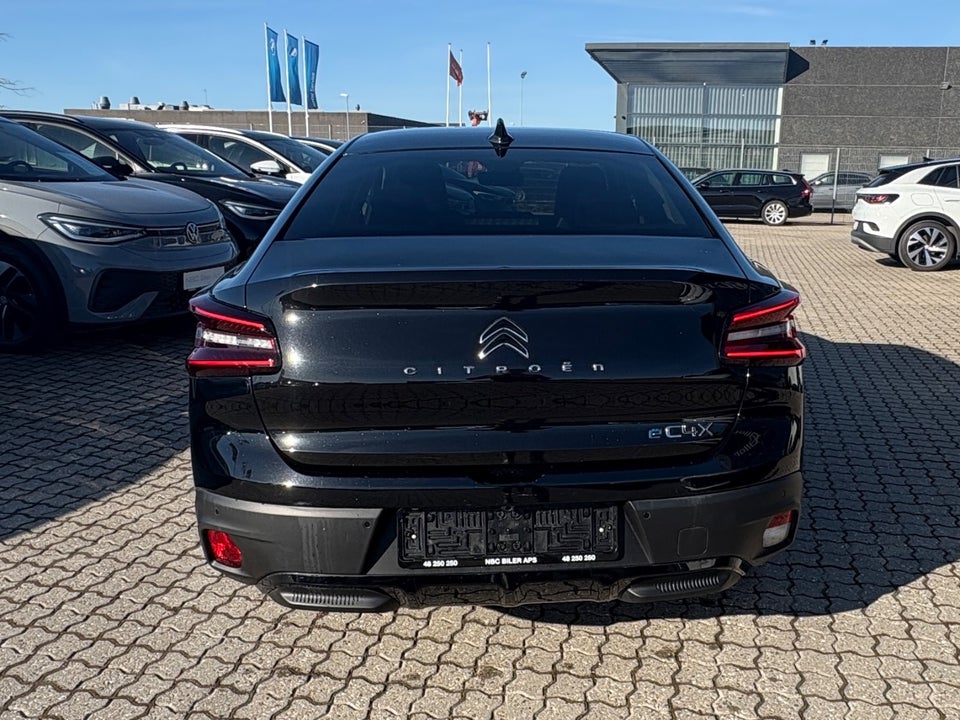 Citroën ë-C4 X 50 Shine 4d