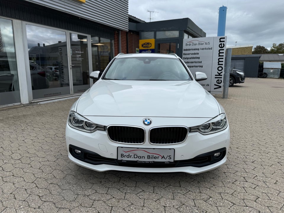 BMW 318i 2,0 Touring Advantage aut. 5d