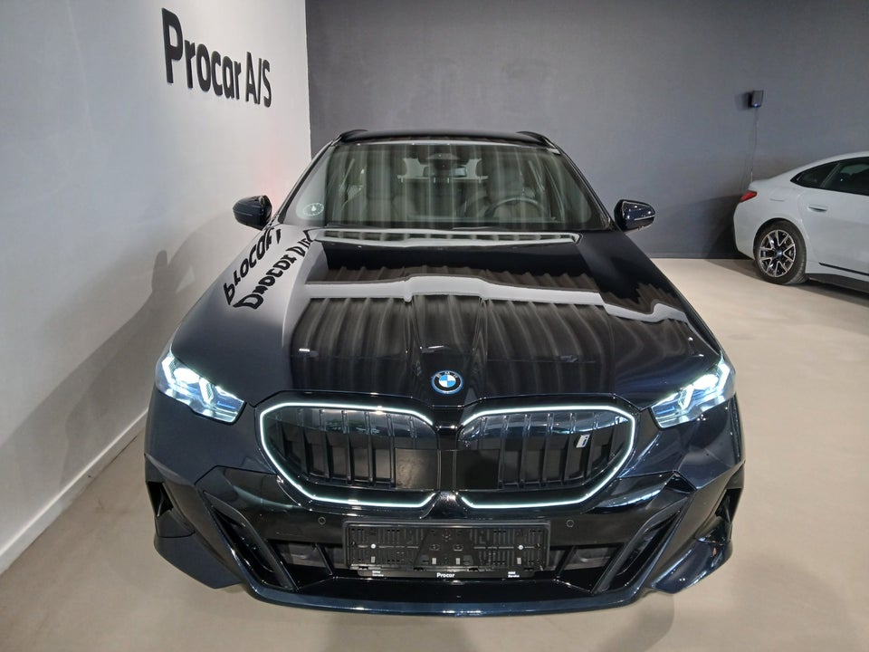 BMW i5 eDrive40 Touring Fully Charged 5d