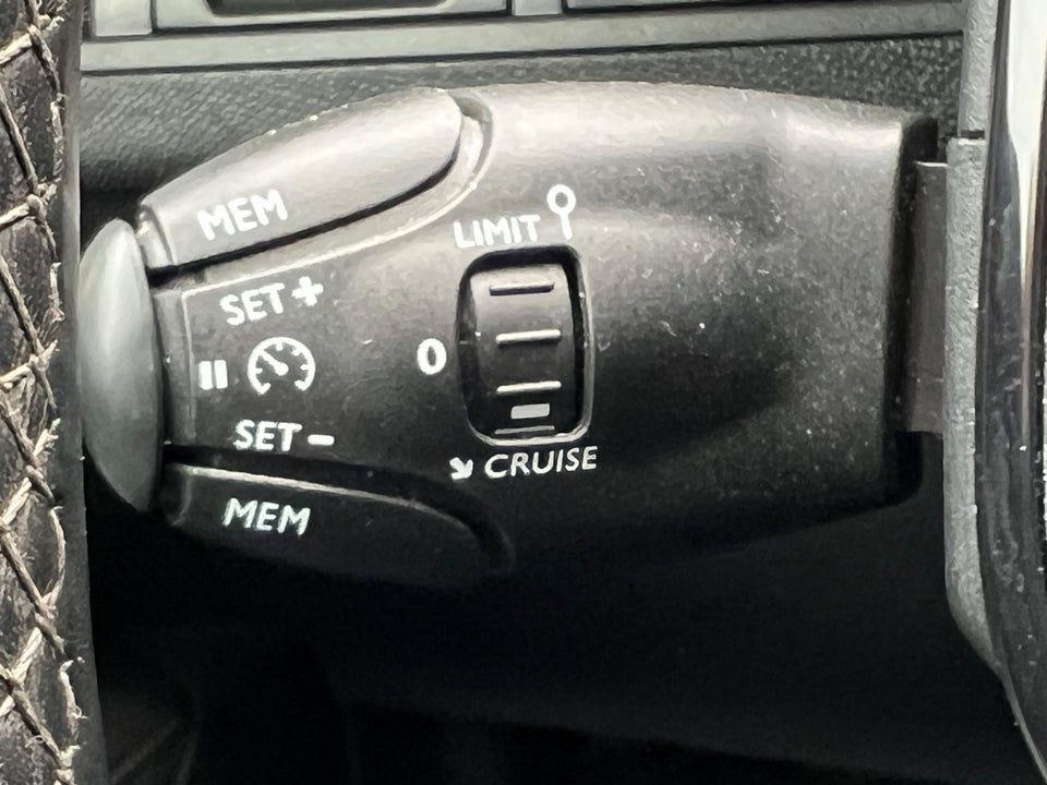 Peugeot 5008 1,6 BlueHDi 120 Allure 7prs 5d