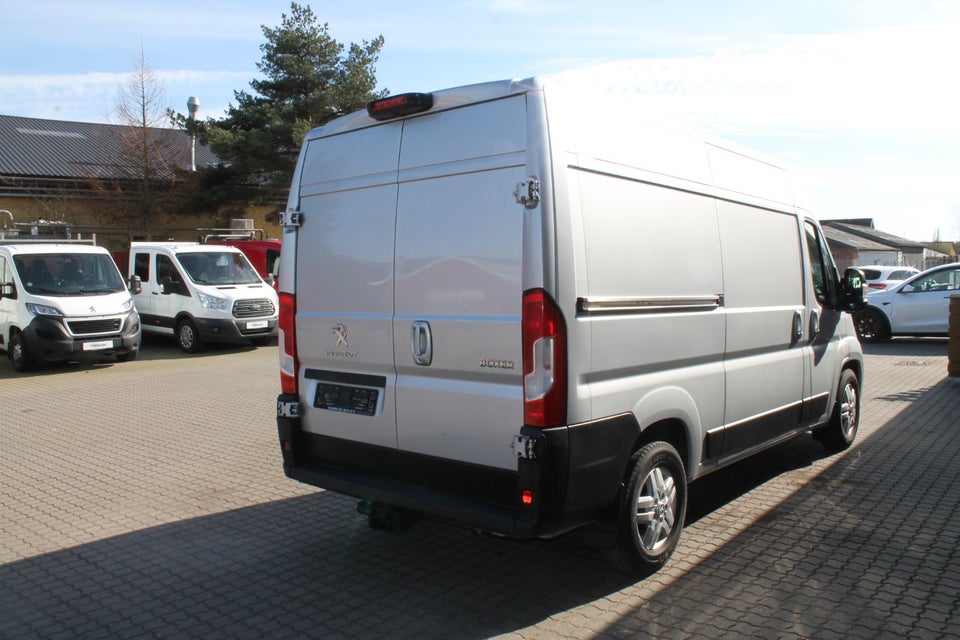 Peugeot Boxer 335 2,2 BlueHDi 165 L2H2 Ultimate