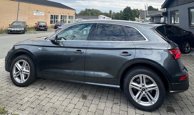 Audi Q5 55 TFSi e S-line quattro S-tr. 5d