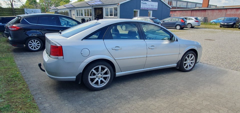 Opel Vectra 2,2 16V Direct Comfort 5d