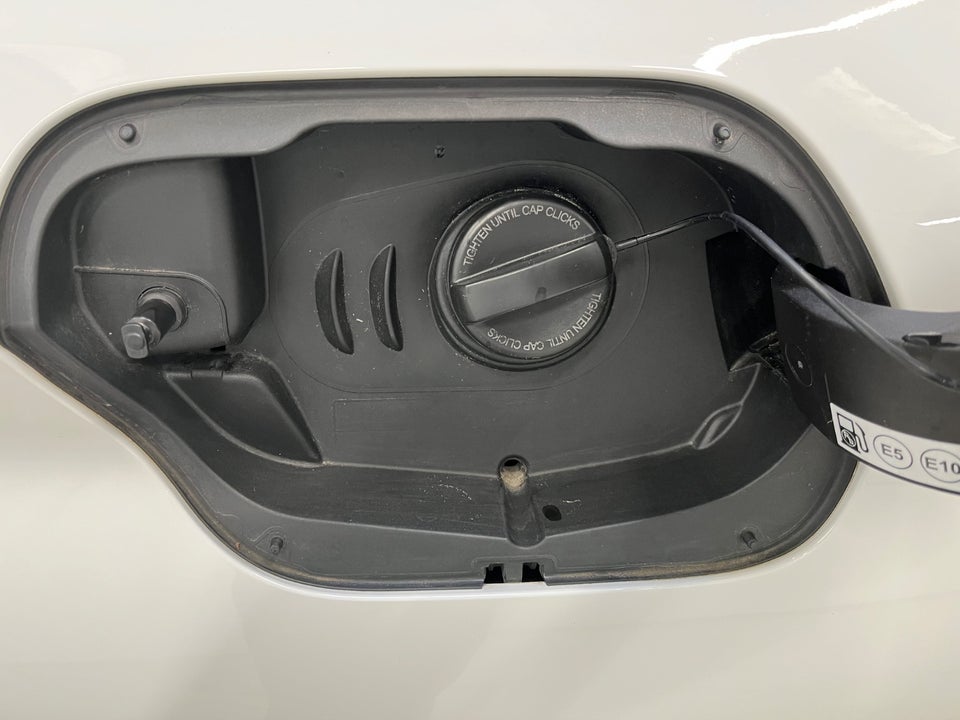 Peugeot 308 1,6 Hybrid First Selection SW EAT8 5d