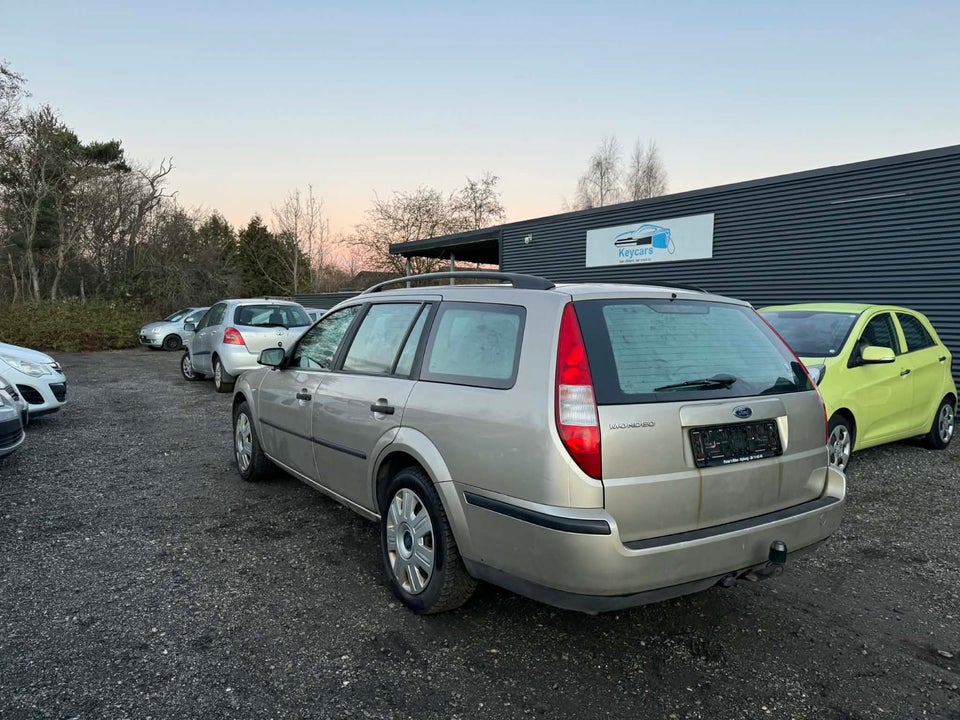 Ford Mondeo 1,8 110 Ambiente stc. 5d