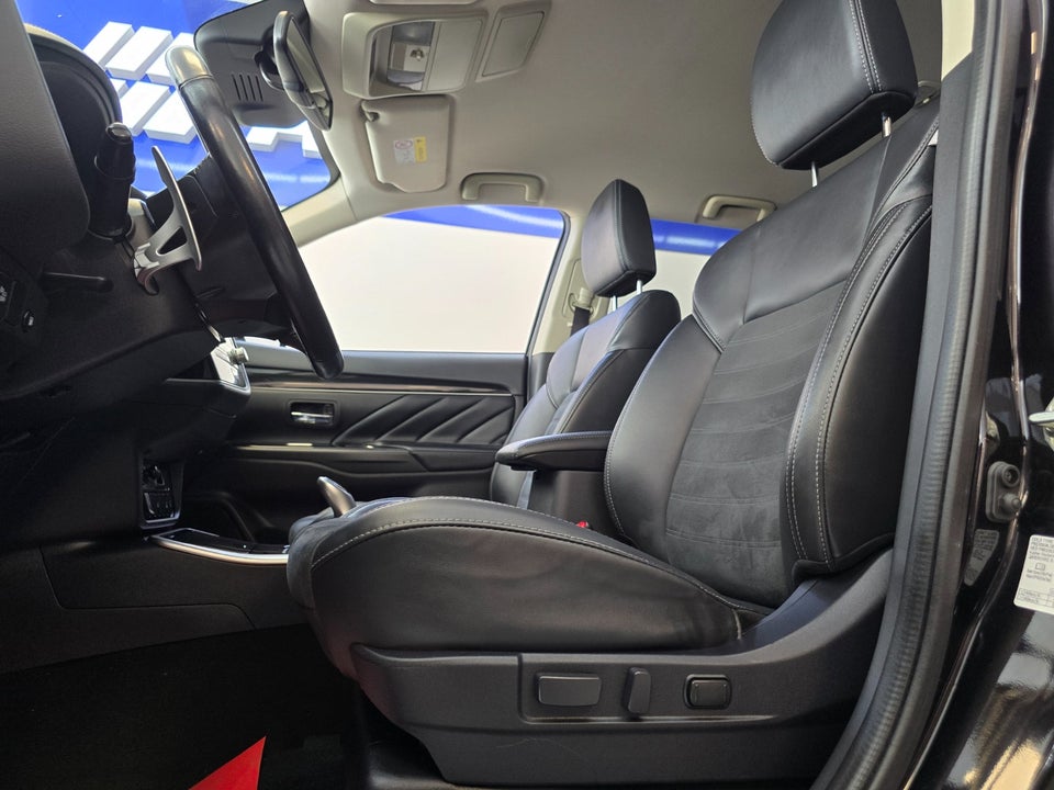 Mitsubishi Outlander 2,4 PHEV Intro Edition CVT 4WD 5d