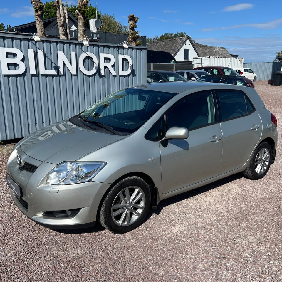 Toyota Auris 1,6 Luna+ 5d