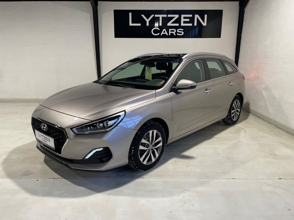 Hyundai i30 1,6 CRDi 136 Premium stc. 5d