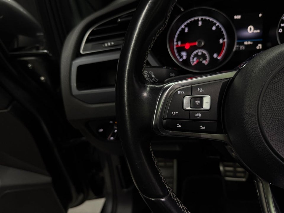 VW Touran 2,0 TDi 190 R-line DSG 7prs 5d