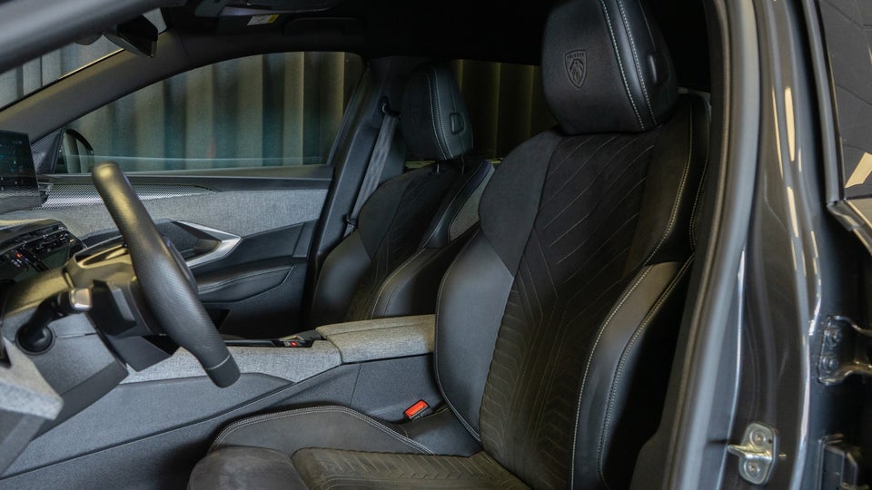 Peugeot e-5008 77 GT Pack 7prs 5d