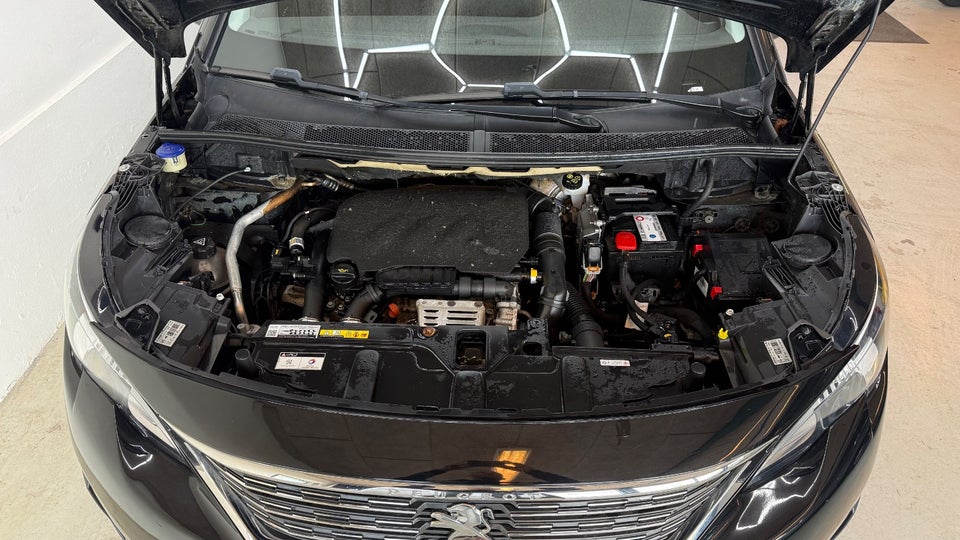 Peugeot 5008 1,2 e-THP 130 Allure 7prs 5d