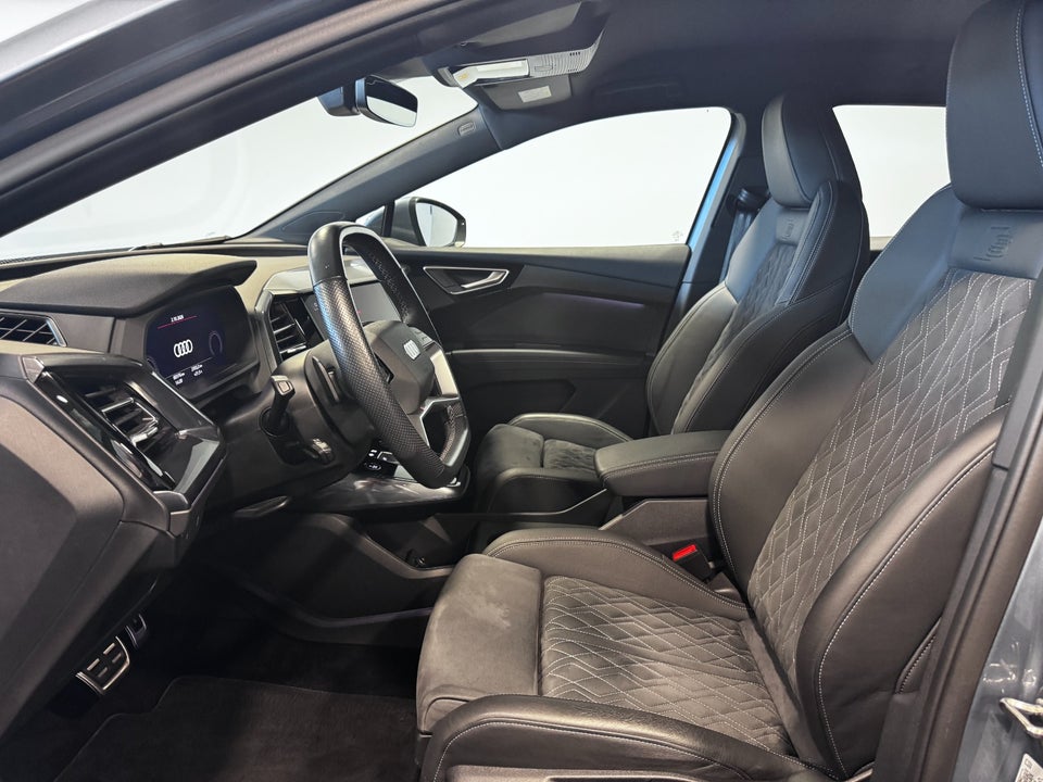 Audi Q4 e-tron 45 S-line quattro 5d
