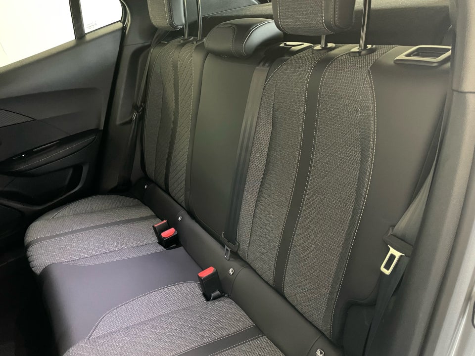 Peugeot 2008 1,2 PureTech 130 Allure EAT8 5d