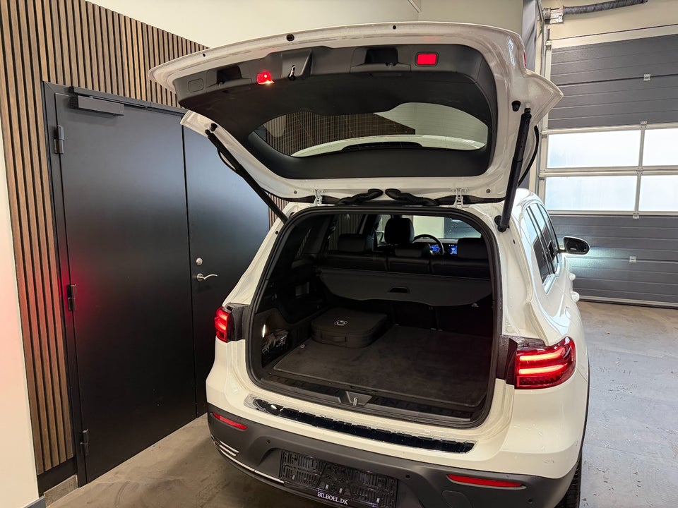 Mercedes EQB250+ Progressive 5d