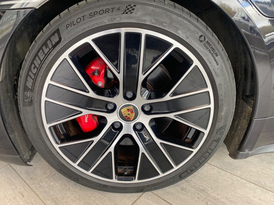 Porsche Taycan 4S Performance+ 4d