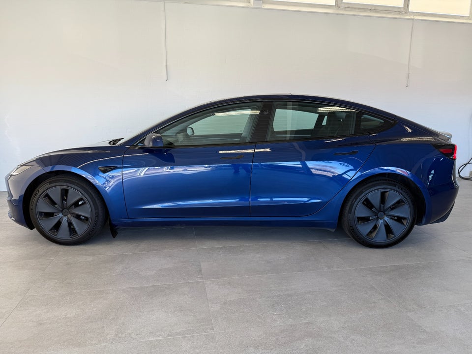 Tesla Model 3 RWD 4d