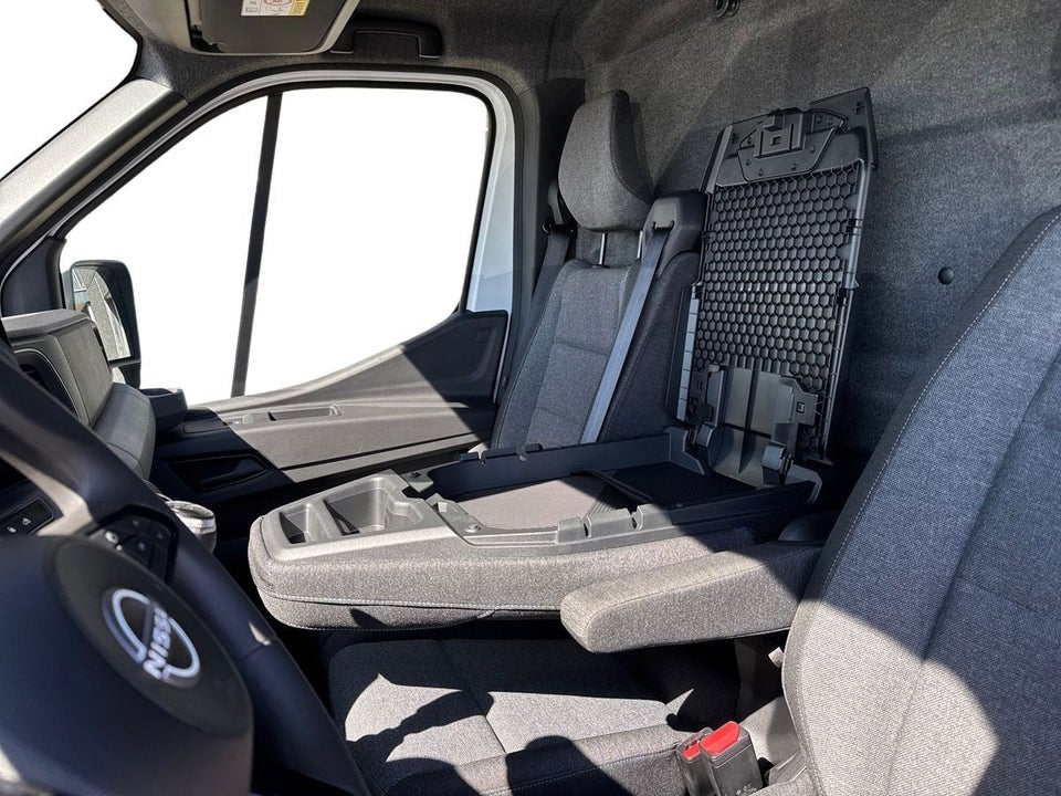 Nissan Interstar 2,3 dCi 150 L2H2 Tekna Van