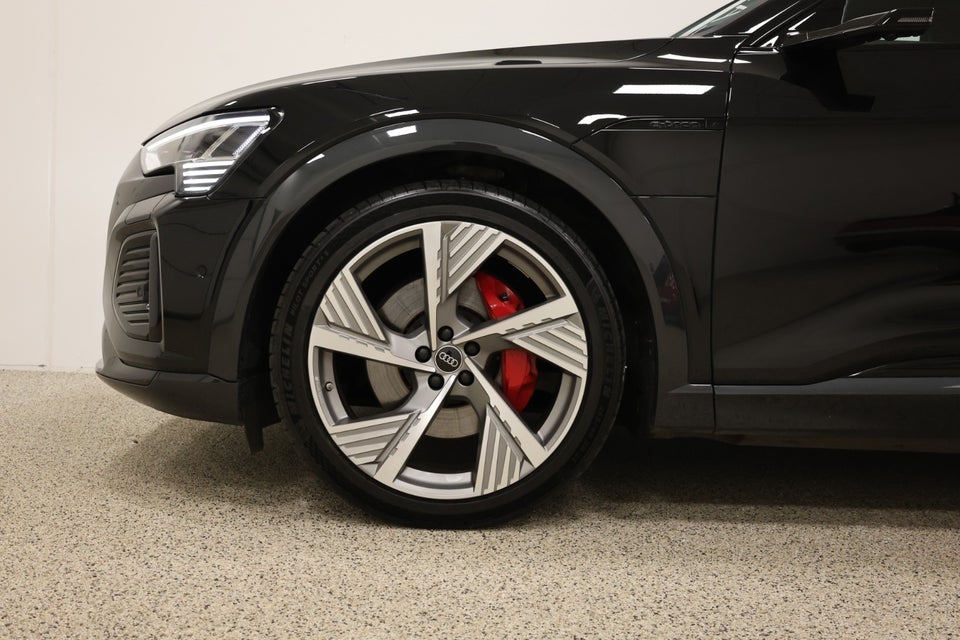 Audi Q8 e-tron 55 S-line quattro 5d