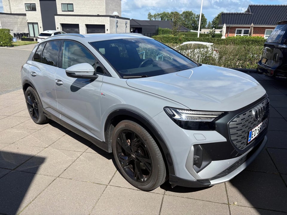 Audi Q4 e-tron 40 S-line 5d