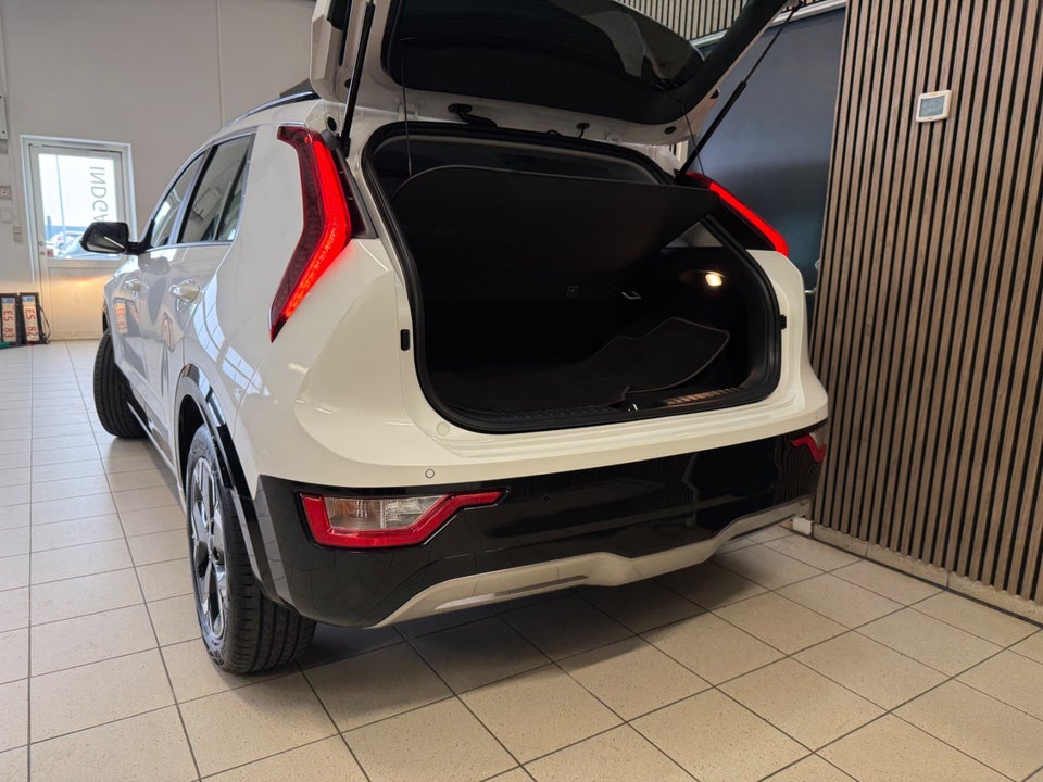 Kia Niro 64 EV Access Plus 5d