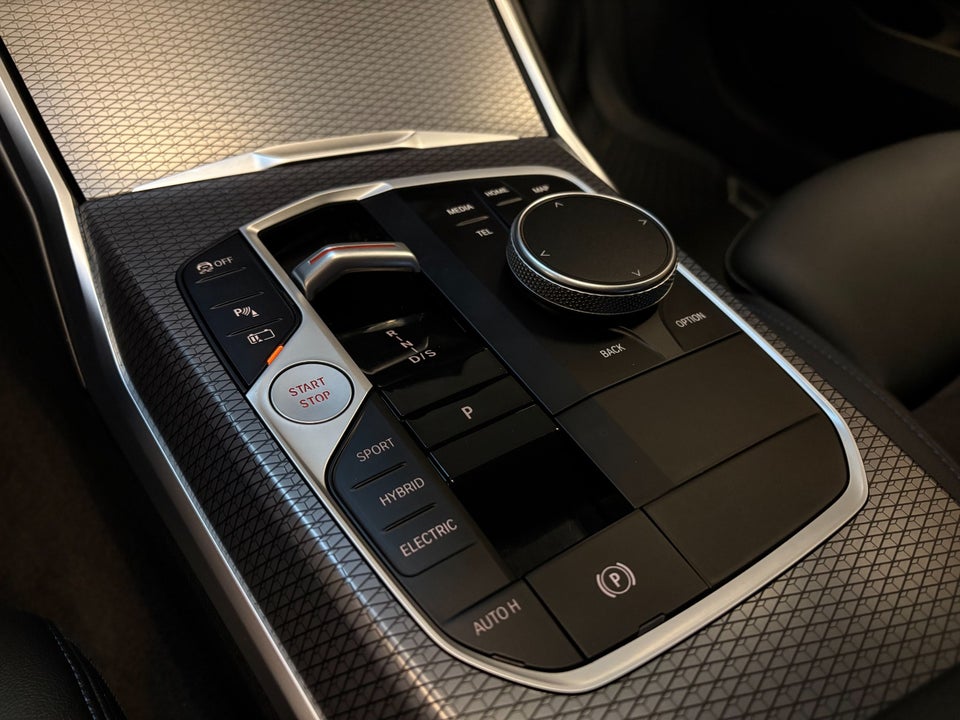 BMW 330e 2,0 Touring M-Sport aut. 5d